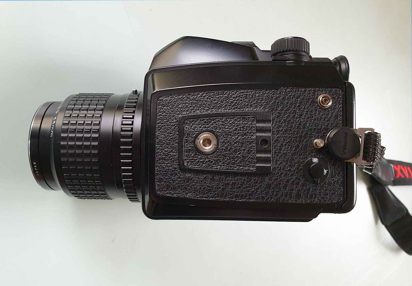 Pentax 645N side